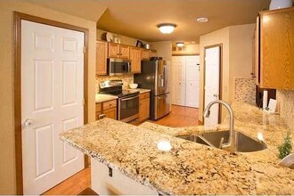 7845 Autumn Ridge Ave in Chanhassen, MN - Building Photo - Building Photo