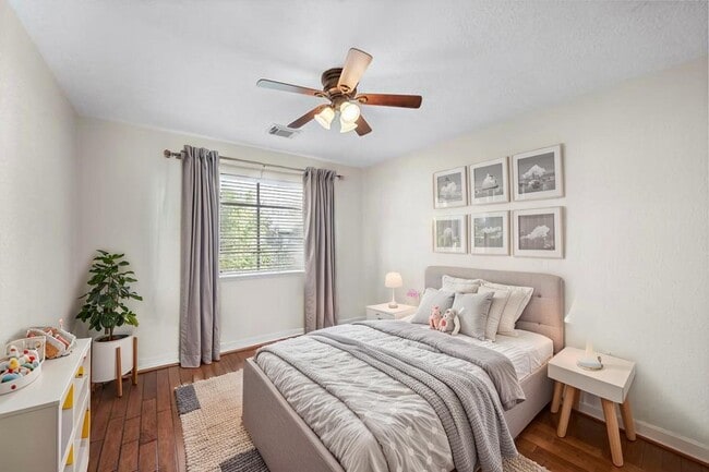 5718 Charlestown Colony Dr