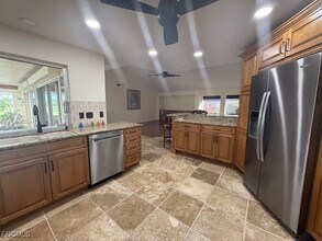 7292 Popham Dr in Ft. Myers, FL - Building Photo - Building Photo