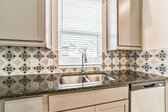 1531 Crystal Stream Dr in Sienna, TX - Building Photo - Building Photo