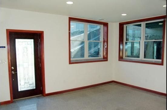 1083 Mile Square Rd, Unit Ground Floor in Yonkers, NY - Foto de edificio - Building Photo