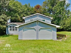 865 W Hightower Trail in Conyers, GA - Building Photo