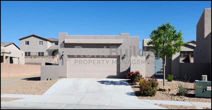 1542 Tierra Verde Loop in Los Lunas, NM - Building Photo - Building Photo