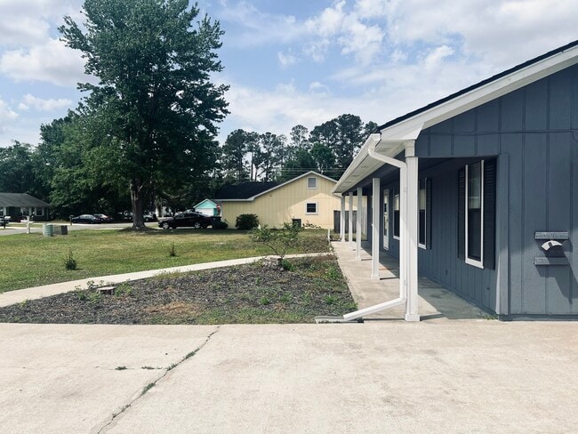 103 Willow Lake Dr in Kingsland, GA - Building Photo - Building Photo