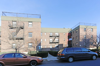 2012 24th St in Long Island City, NY - Building Photo - Building Photo