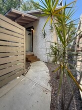 2661 Newell St in Los Angeles, CA - Foto de edificio - Building Photo