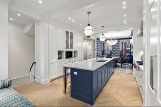 77 Myrtle St, Unit 77 in Boston, MA - Building Photo - Building Photo