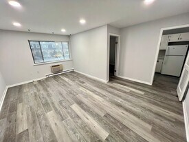51-61 Wildman St, Unit 210 in Danbury, CT - Building Photo