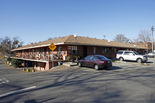 Woodlake Manor Apartments