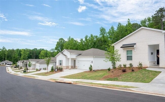 6462 Waypoint St in Flowery Branch, GA - Building Photo - Building Photo