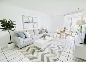 1750 W 46th St in Hialeah, FL - Building Photo