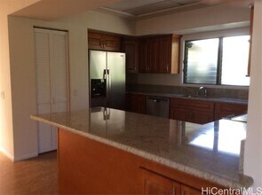 4180 Huanui St in Honolulu, HI - Building Photo - Building Photo