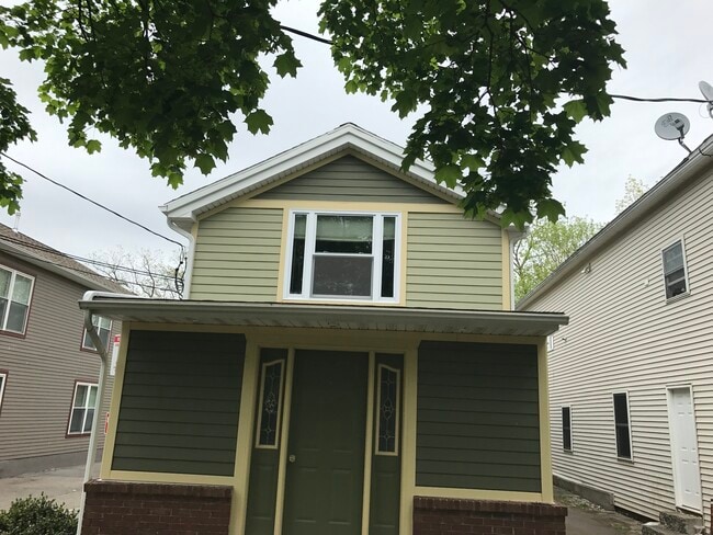 19 Center St in Geneseo, NY - Building Photo - Building Photo