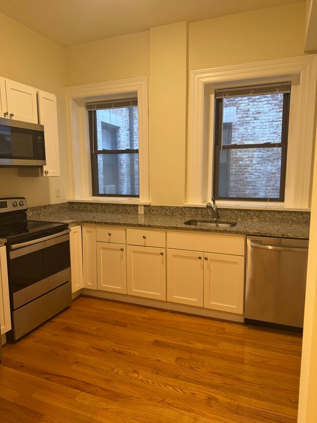1471 Beacon St, Unit 3