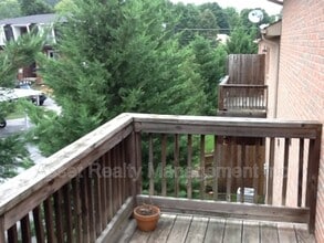 1667 Maple View Way in Knoxville, TN - Building Photo - Building Photo