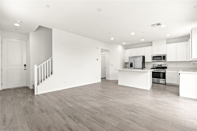 10146 Glen Aulin St in Las Vegas, NV - Building Photo - Building Photo