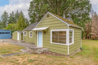 1812 Alma Dr in Kelso, WA - Building Photo - Building Photo