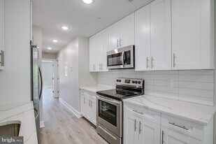2015 N College Ave, Unit 3 in Philadelphia, PA - Building Photo