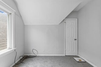 10643 S Calhoun Ave in Chicago, IL - Building Photo - Building Photo