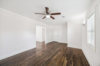 129 E 6th St in Deer Park, TX - Building Photo - Building Photo