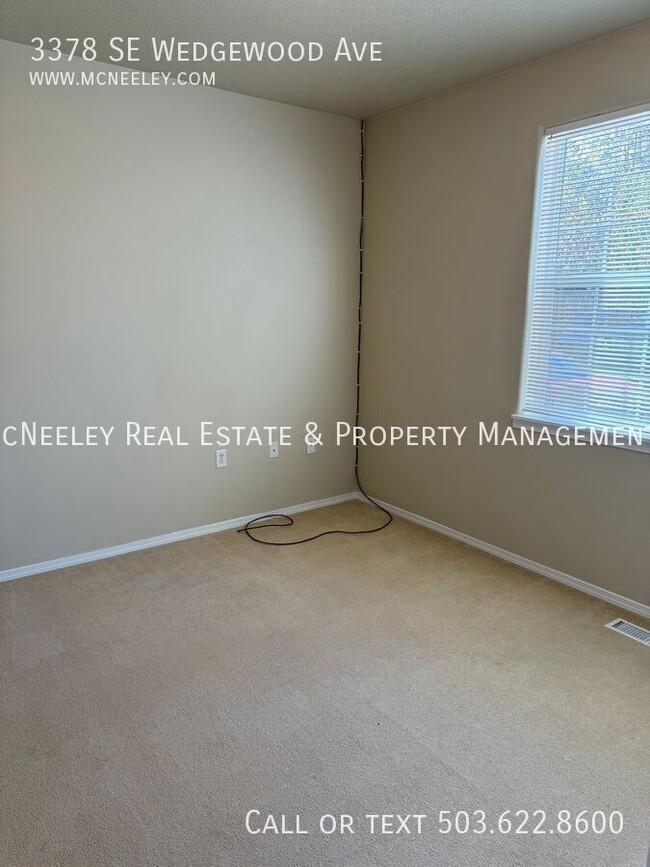 3378 SE Wedgewood Ave in Hillsboro, OR - Building Photo - Building Photo