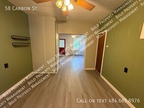 58 Carbon St in Pine Grove, PA - Foto de edificio - Building Photo