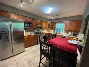 3906 Cricket Cir in Edison, NJ - Building Photo - Building Photo