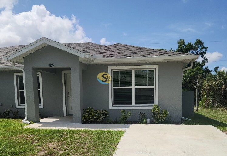 9235 Tacoma Ave in Englewood, FL - Building Photo