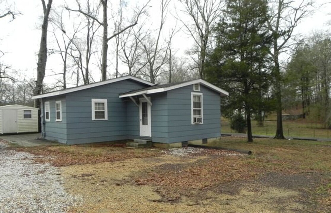 8030 Lee County Rd 240 in Phenix City, AL - Building Photo