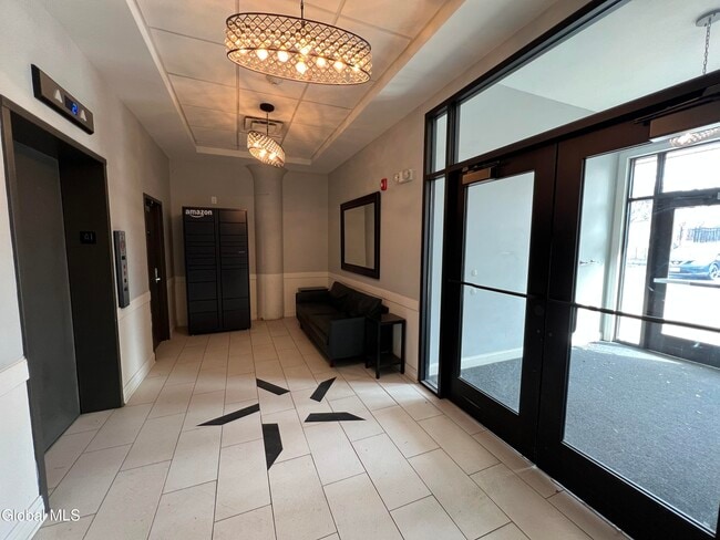 733 Broadway in Albany, NY - Building Photo - Building Photo