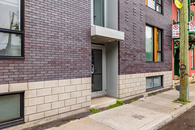 2054 Fullum Rue in Montréal, QC - Building Photo - Building Photo