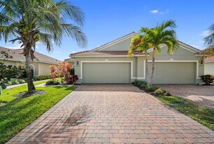 4290 Dutchess Park Rd in Ft. Myers, FL - Building Photo