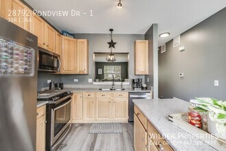 28792 Pondview Dr in Lakemoor, IL - Building Photo - Building Photo