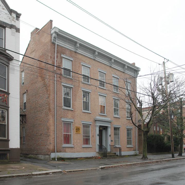 206 Union St in Schenectady, NY - Building Photo