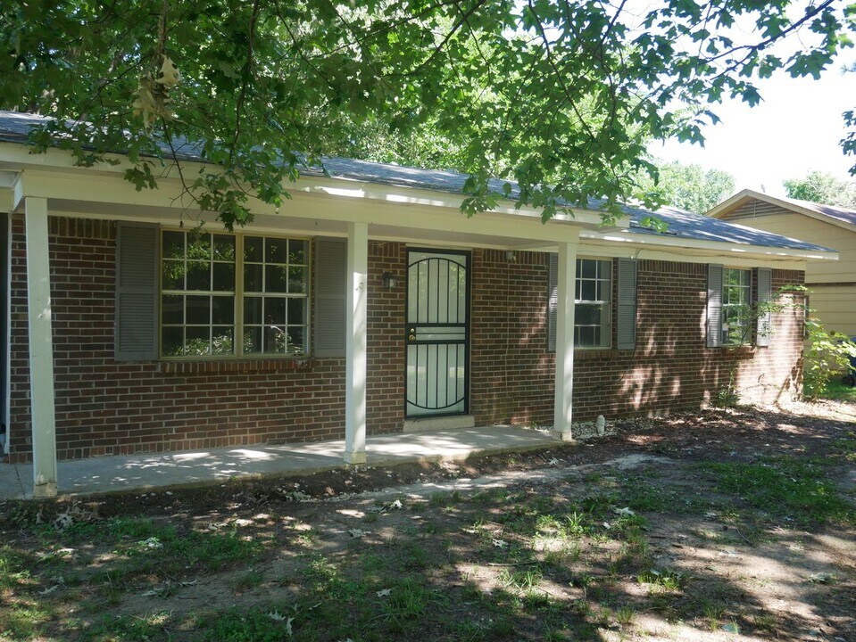 5330 Lakeview Cove in Horn Lake, MS - Building Photo