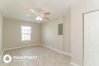 9059 Dixiana Villa Cir in Tampa, FL - Building Photo - Building Photo