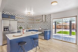 908 Canosa Ave in Las Vegas, NV - Building Photo