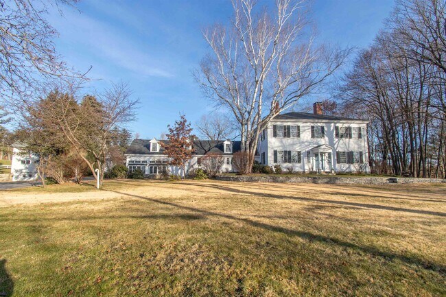 267 N River Rd in Milford, NH - Building Photo - Building Photo