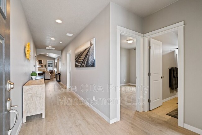 property at 5673 W Rockingham Dr