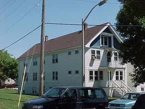 9032 W Mitchell St in Milwaukee, WI - Building Photo - Building Photo