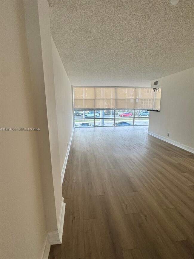 2000 Atlantic Shores Blvd in Hallandale Beach, FL - Building Photo - Building Photo