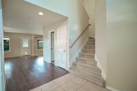 8315 Cardamon Ln in Baytown, TX - Foto de edificio - Building Photo