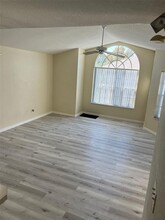 2327 Prime Cir-Unit -B in Kissimmee, FL - Foto de edificio - Building Photo