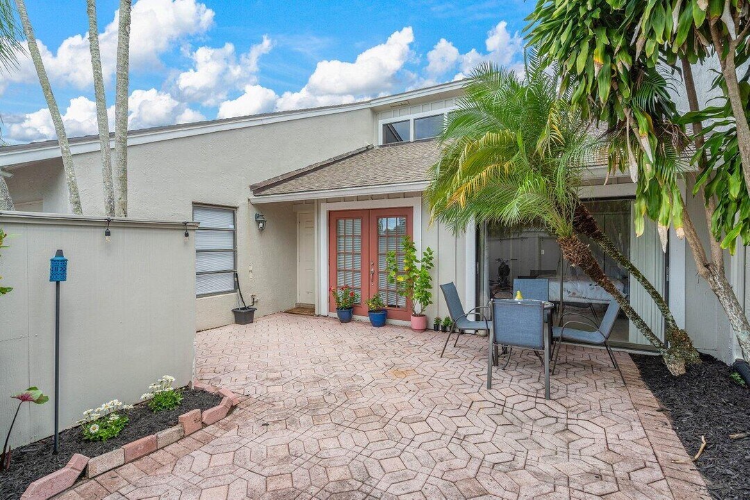 12767 Spinnaker Ln in Wellington, FL - Building Photo