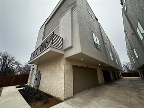 2610 Kimsey Dr in Dallas, TX - Building Photo - Building Photo