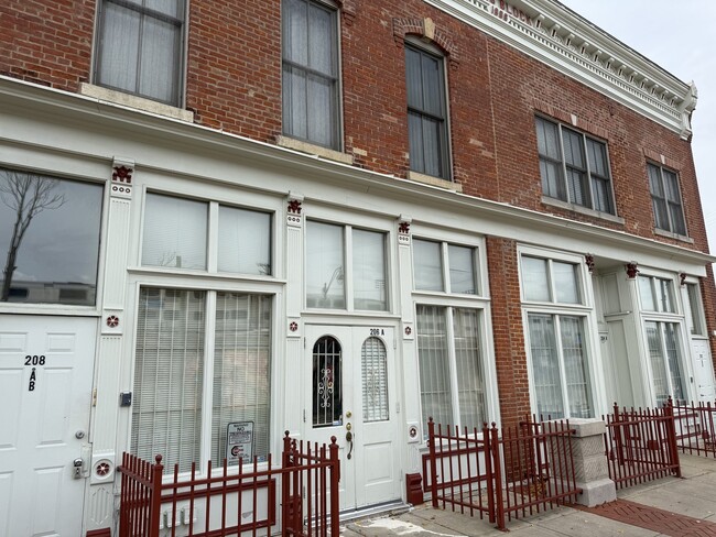 property at 204 E Washington St