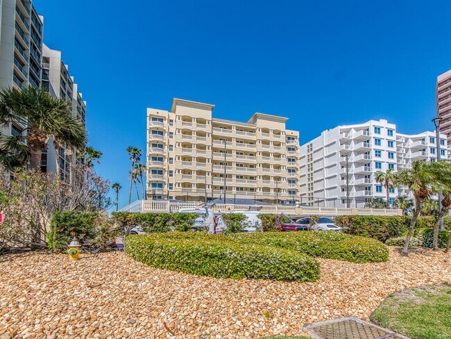 1370 Gulf Blvd in Clearwater, FL - Building Photo - Building Photo