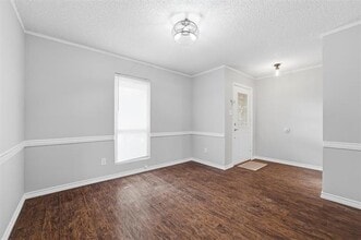 425 Country View Ln in Garland, TX - Building Photo - Building Photo