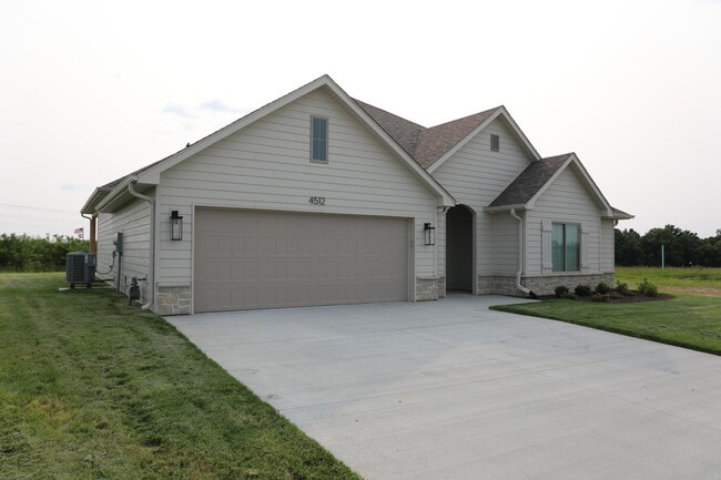 4512 Estacada Dr in Columbia, MO - Building Photo - Building Photo