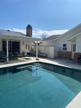 8387 Shoup Ave in Canoga Park, CA - Foto de edificio - Building Photo